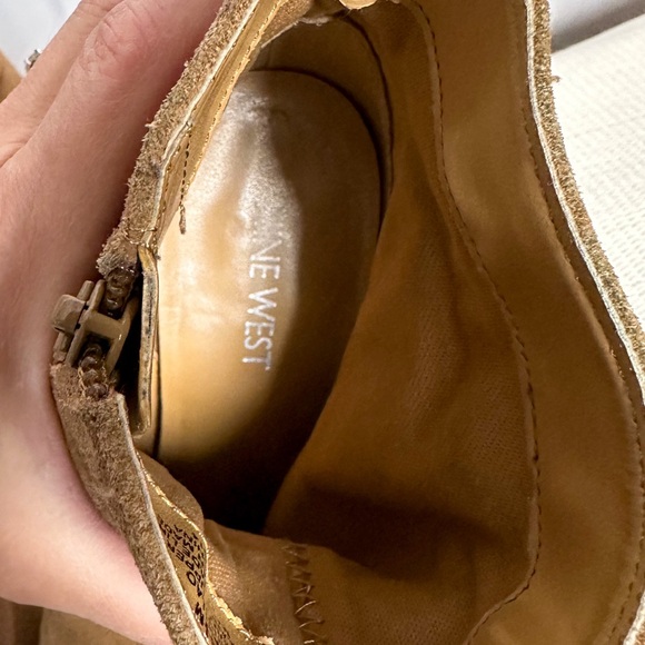Nine West high heel ankle boots, light brown suede, zipper closure, Sz 6 1/2 - Picture 5 of 6